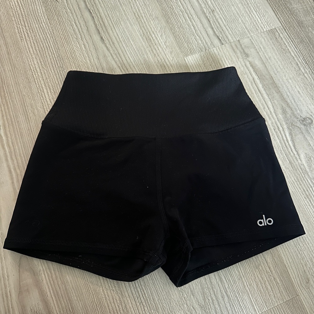 ALO Yoga Women's Black Athletic Shorts